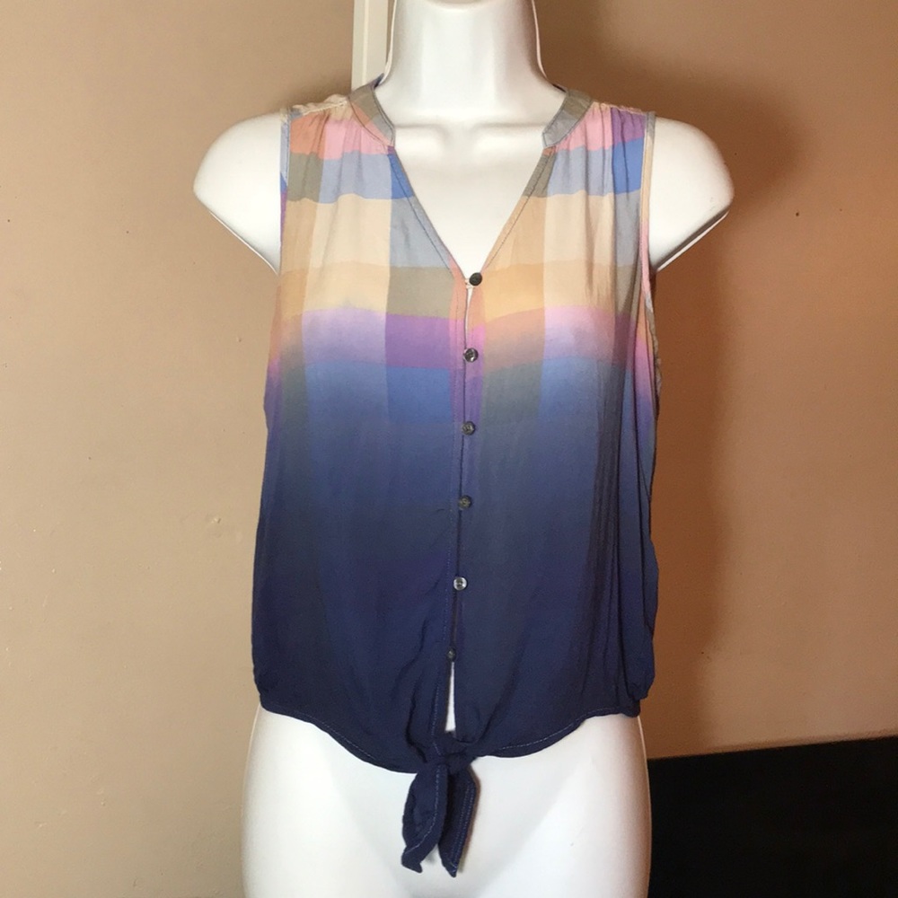 Aeropostale Ombré Sleeveless Button Up Top